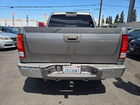 Used 2007 GMC Sierra 1500 SLT w/ Entertainment Package RWD image 3