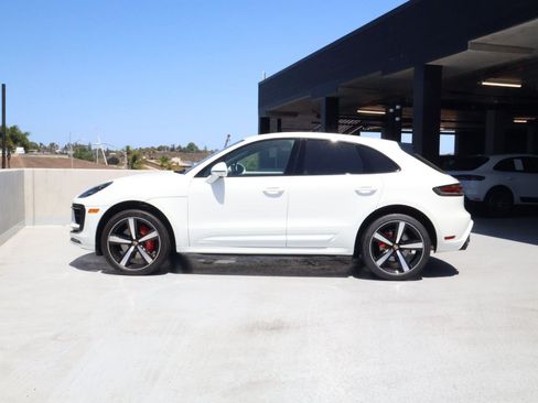Certified 2023 Porsche Macan S AWD/4WD image 2