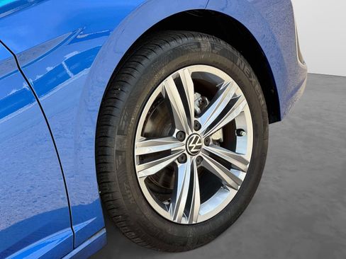 Certified 2023 Volkswagen Jetta SE w/ Panoramic Sunroof Package FWD image 7