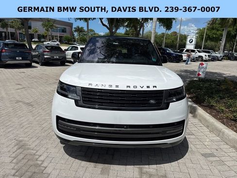 Used 2022 Land Rover Range Rover SE image 2