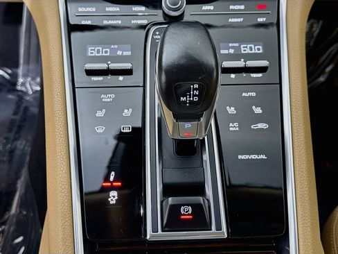 Used 2018 Porsche Panamera 4 w/ Premium Package Plus AWD/4WD image 19