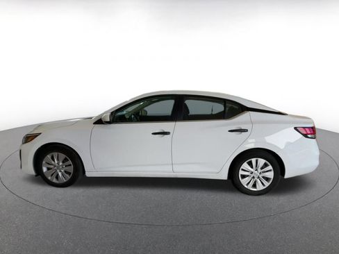 Used 2025 Nissan Sentra S image 9