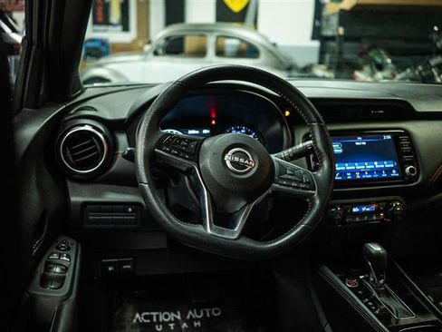 Used 2024 Nissan Kicks SR w/ SR Premium Package FWD image 14