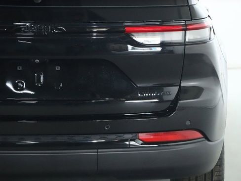 Used 2025 Jeep Grand Cherokee Limited w/ Luxury Tech Group II AWD/4WD image 45