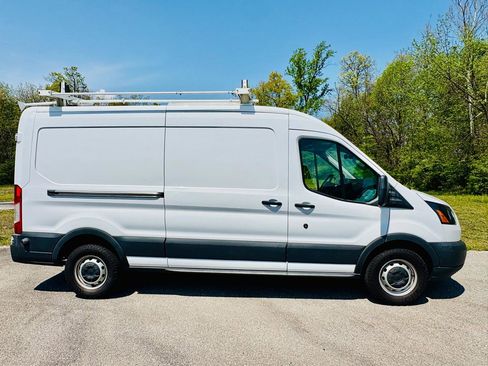 Used 2018 Ford Transit 250 148 Medium Roof RWD image 5