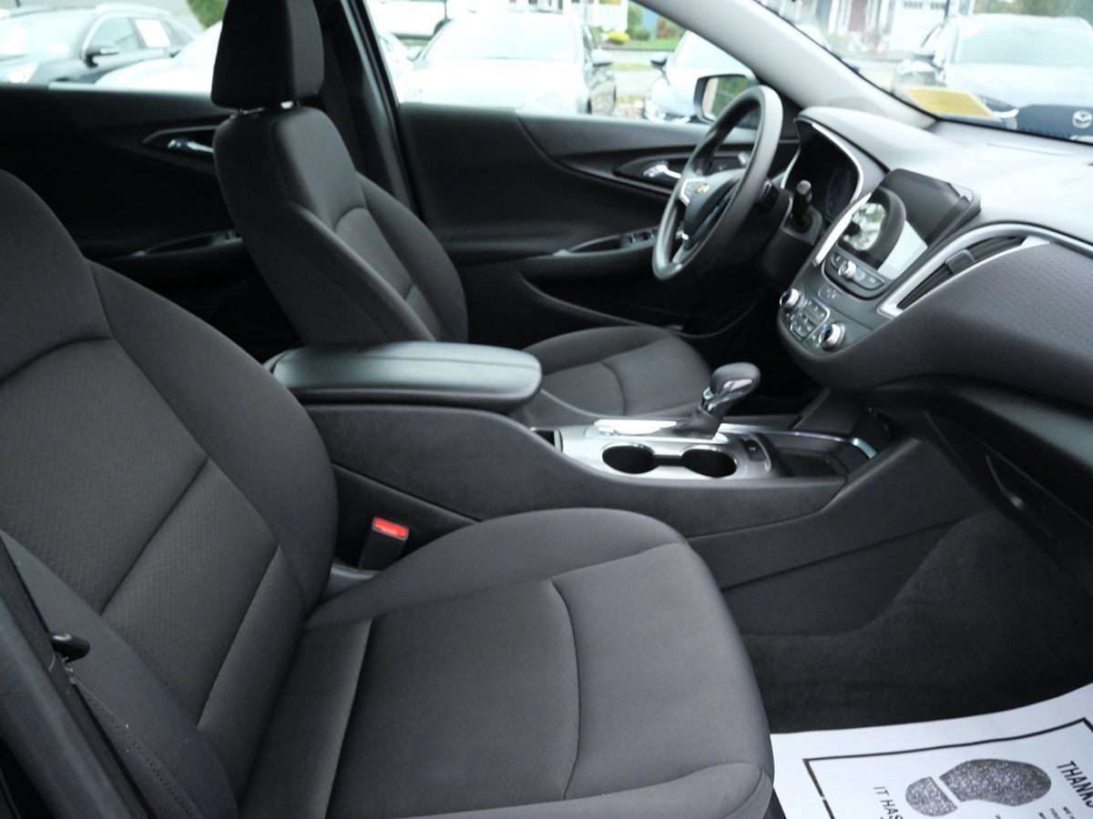 Used 2023 Chevrolet Malibu LT FWD image 17