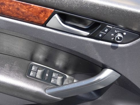 Used 2013 Volkswagen Passat TDI SEL Premium image 58