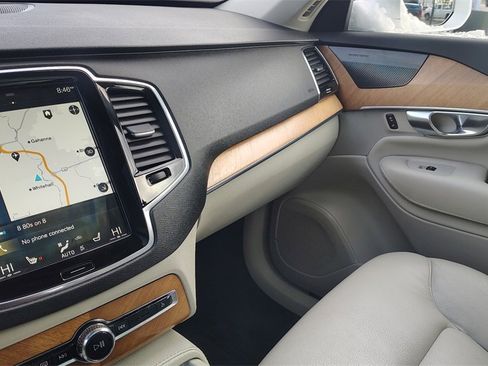 Certified 2022 Volvo XC90 T8 Inscription Expression w/ Advanced Package image 25