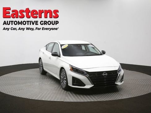 Used 2025 Nissan Altima 2.5 SV image 50