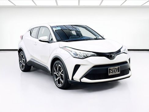 Used 2021 Toyota C-HR XLE image 3
