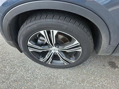 Used 2021 Volvo XC40 T5 Inscription w/ Advanced Package image 12