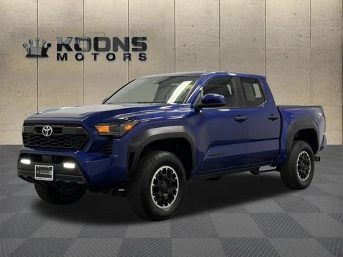 Used 2024 Toyota Tacoma TRD Off-Road AWD/4WD image 1