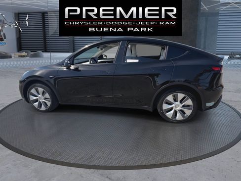 Used 2024 Tesla Model Y Long Range RWD image 5
