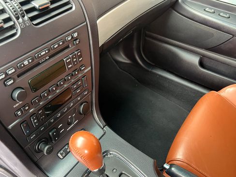 Used 2003 Ford Thunderbird Deluxe image 22