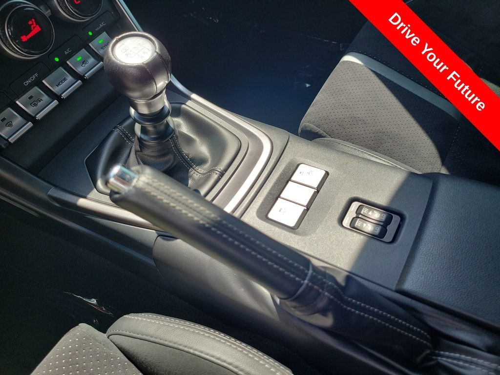 Used 2025 Toyota GR86 Premium w/ Performance Package RWD image 15