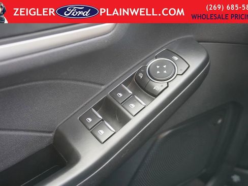 Used 2022 Ford Escape SE w/ Cold Weather Package image 31