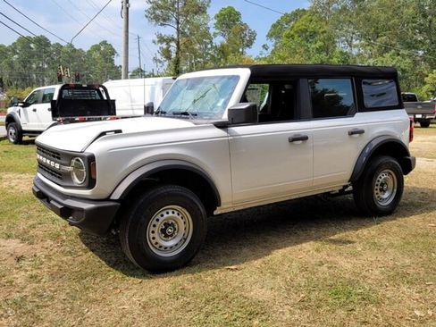 New 2025 Ford Bronco 4-Door AWD/4WD image 3