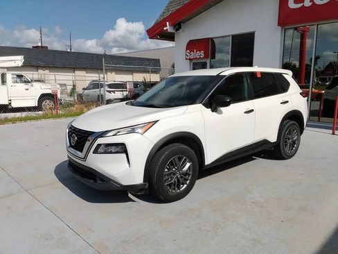 Used 2021 Nissan Rogue S FWD image 15