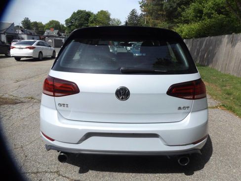 Used 2018 Volkswagen GTI SE FWD image 4