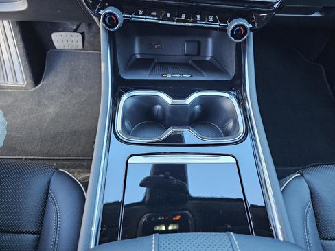 New 2026 Chevrolet Traverse High Country image 23