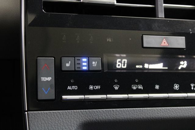 Used 2019 Toyota Avalon Limited w/ All Weather Liner Package FWD image 18