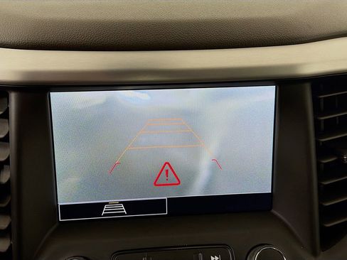 Used 2021 GMC Acadia SLE w/ Driver Convenience Package image 32