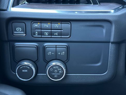 New 2026 Chevrolet Suburban Premier image 29