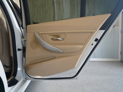 Used 2013 BMW 320i Sedan RWD image 35