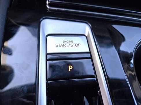 Used 2025 Volkswagen Atlas Cross Sport SEL Premium R-Line image 16