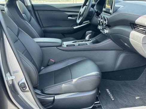 Certified 2025 Nissan Sentra SR w/ SR Premium Package FWD image 15