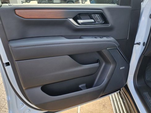 New 2026 GMC Yukon XL Denali w/ Sun & Power Step Package image 12