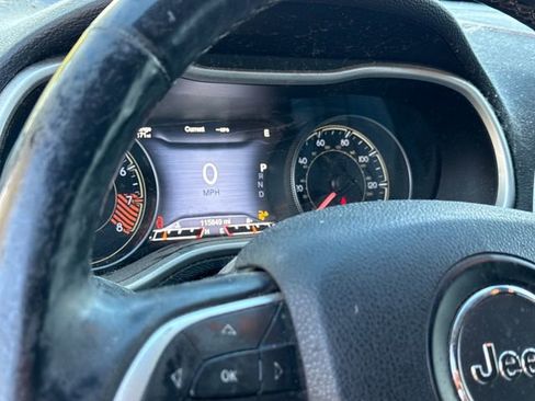 Used 2014 Jeep Cherokee Trailhawk w/ Leather Interior Group image 14