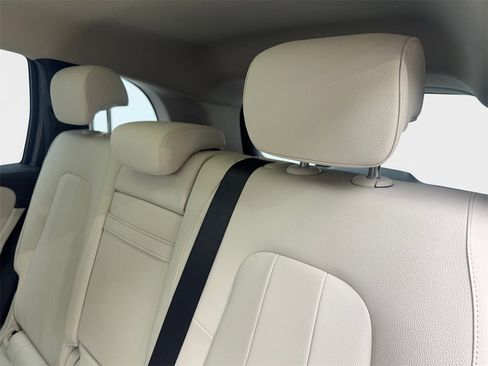 Used 2023 Mercedes-Benz EQB 300 4MATIC image 33