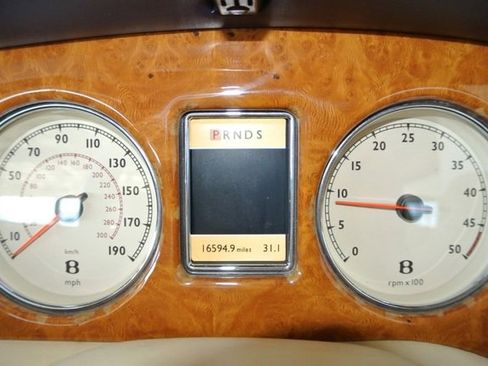 Used 2009 Bentley Azure RWD image 15