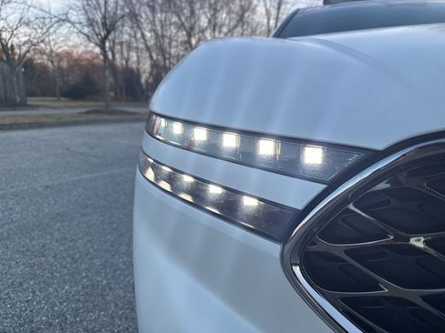 Used 2025 Genesis G90 3.5T image 40