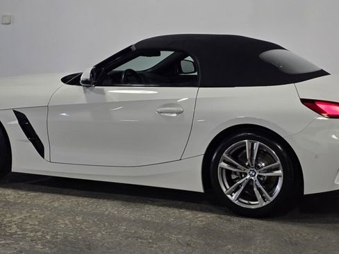 Used 2025 BMW Z4 sDrive30i image 2