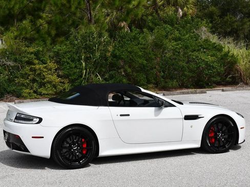 Used 2017 Aston Martin V12 Vantage S RWD image 35