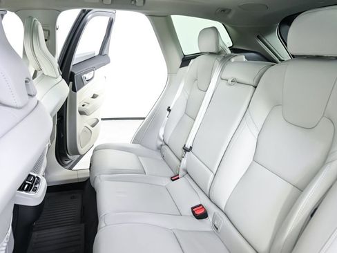 Certified 2026 Volvo XC60 B5 Ultra w/ Protection Package Premier image 23