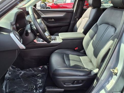 Used 2024 MAZDA CX-90 Plug-In Hybrid w/ Premium Pkg image 4