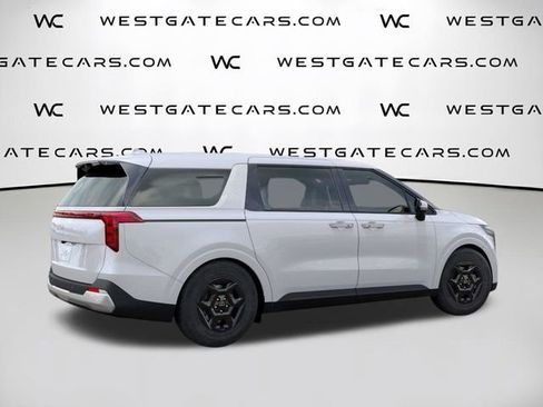 New 2026 Kia Carnival FWD image 8