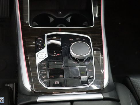 Used 2025 BMW X5 xDrive50e image 21