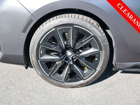 Used 2025 BMW i7 xDrive60 w/ Executive Package AWD/4WD image 11
