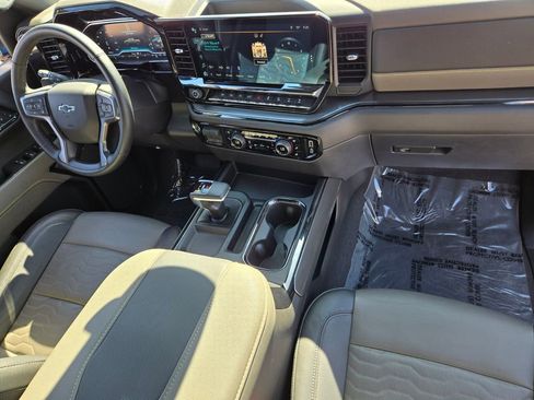 Used 2023 Chevrolet Silverado 1500 ZR2 w/ Technology Package AWD/4WD image 17