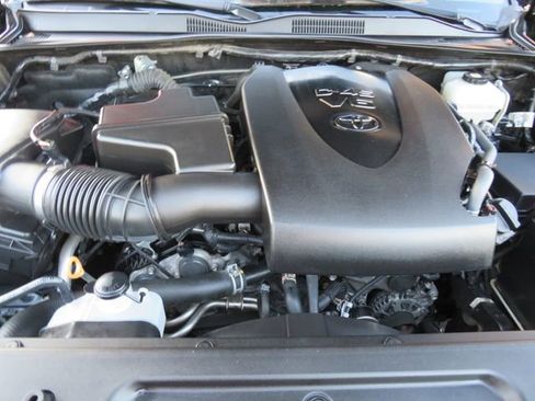 Certified 2022 Toyota Tacoma TRD Off-Road w/ Technology Package image 41