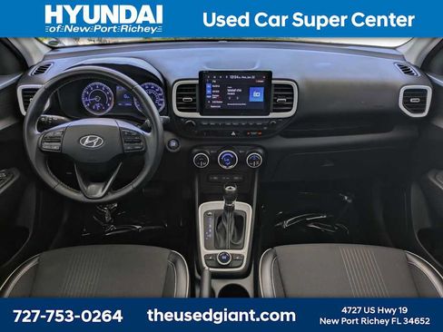 Certified 2022 Hyundai Venue Limited FWD image 15