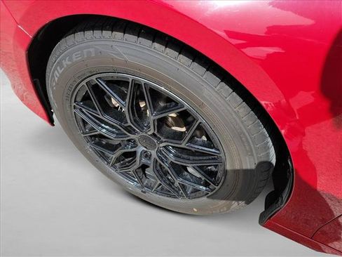 Used 2018 Honda Accord Sport image 9
