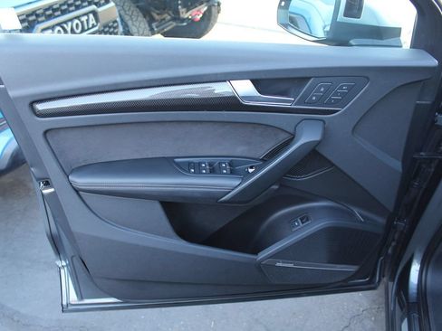 Used 2018 Audi SQ5 Premium Plus AWD/4WD image 18
