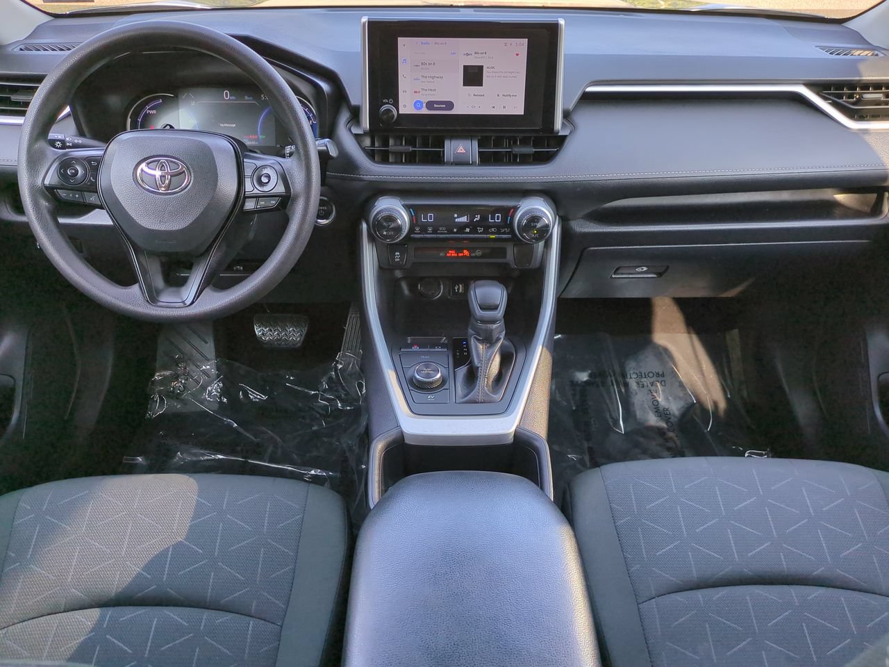 Used 2025 Toyota RAV4 XLE AWD/4WD image 15