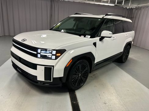 Used 2025 Hyundai Santa Fe Calligraphy image 3