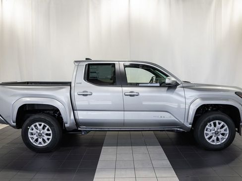 New 2026 Toyota Tacoma SR5 AWD/4WD image 3